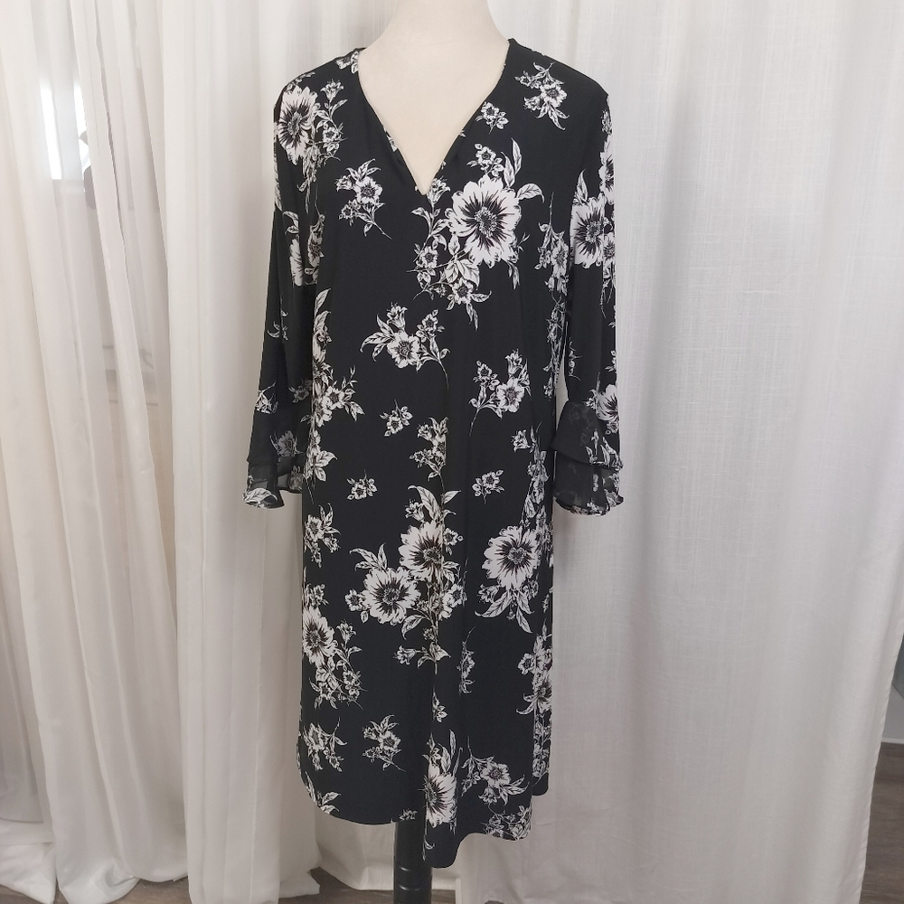 2/$30 Roz &‎ Ali Black & White Floral Midi Shift Dress Size L Flare Sleeves